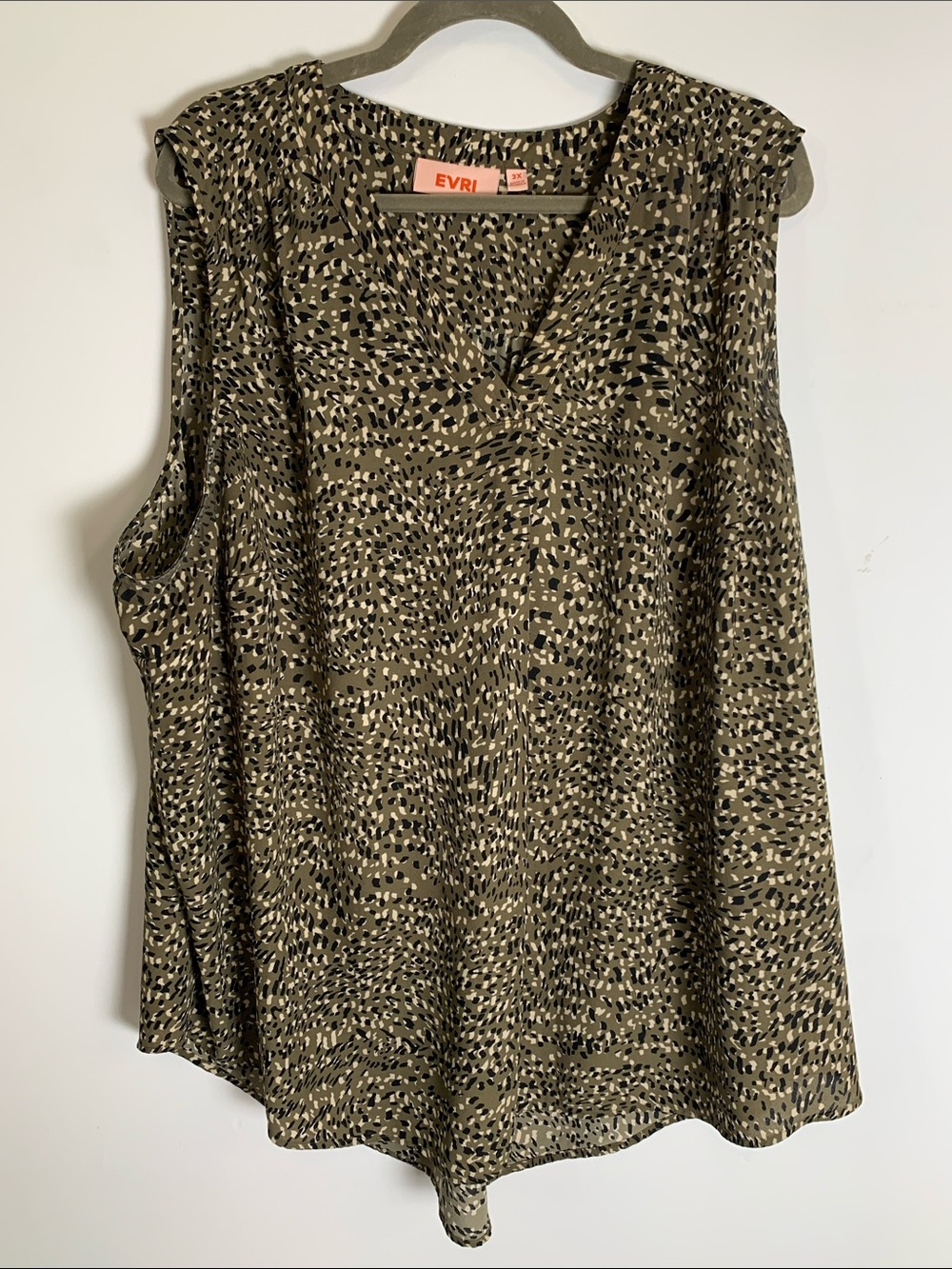 EVRI Olive and Black Printed Sleeveless V-Neck Camisole
